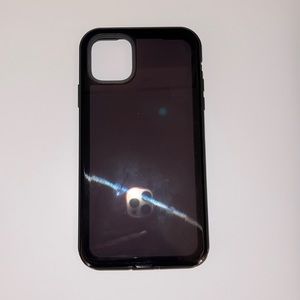 iPhone 11 pro max Lifeproof case